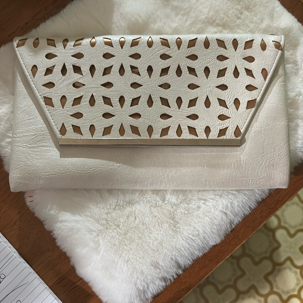 Vintage White Flower Clutch